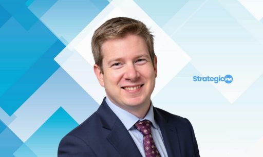 A picture of a smiling Peter Lohmann in casual professional attire.